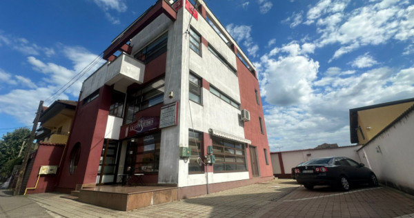 Clădire multifuncțională - str. Mihail Sadoveanu