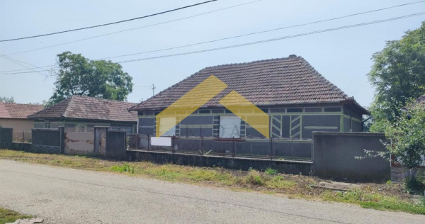 Casa de in localitatea Simand