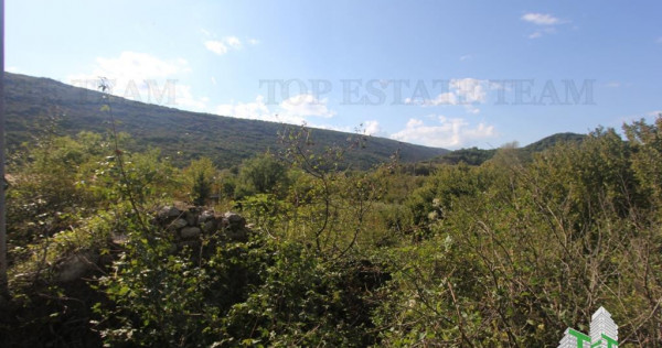 Teren de in Kotor Muntenegru