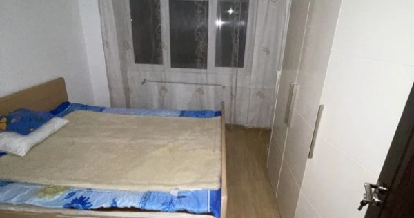 1 camera in zona Aradului