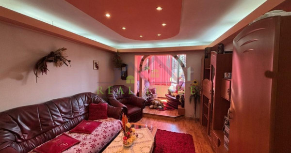 Apartament 3 camere zona Judetean