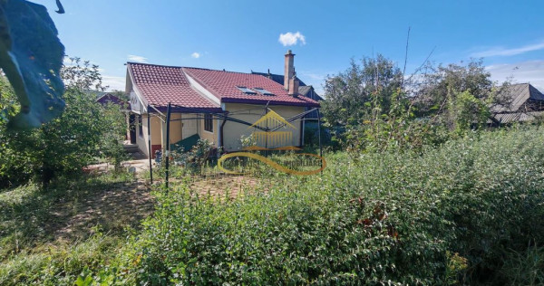 Casă din cărămidă cu 4 camere &ndash; Sat Grigoreni, apro...