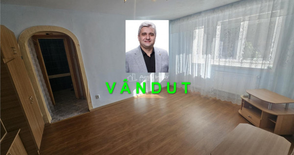 Resita, 2 Cam. Cf. 1, Et. 1, Bulevard, Micro 1