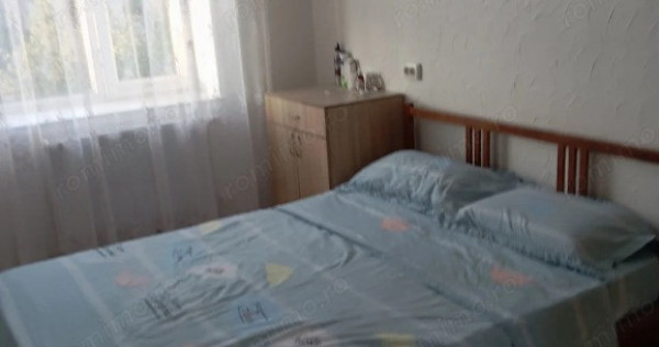 2 camere in zona Complexului Studentesc