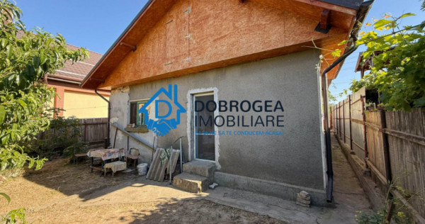 Caslita - teren 513 mp, pomi fructiferi, casa 2 camere
