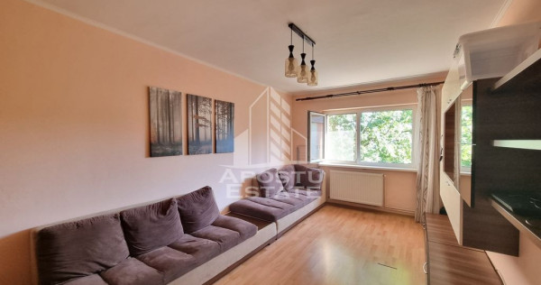 Apartament 3 camere, decomandat, centrala proprie, zona L...