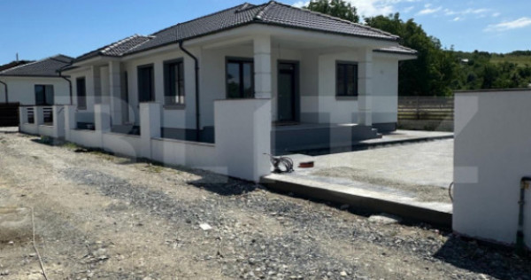 Casă modernă pe un singur nivel, 118 mp utili, în cea mai