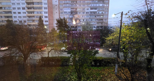 Apartament cu 3 camere de vanzare in Campina - Zona Liceu...