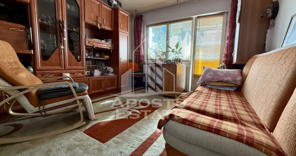 Apartament cu 3 camere, etajul 1, centrala proprie, zona ...