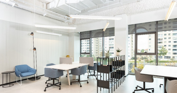 Alăturați-vă unui mediu de co-working cooperativ în Regus Green Gate