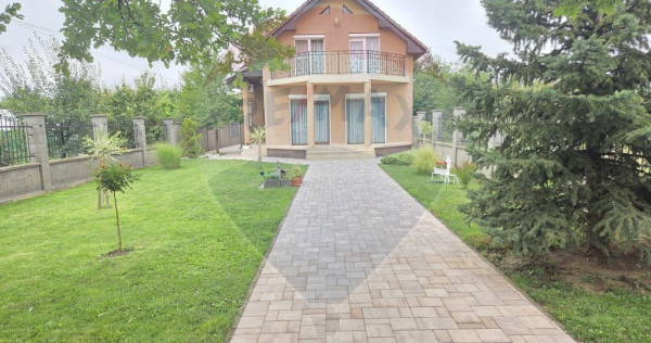 Casă de vis cu 4 dormitoare intr-o zona linistita din Sa...