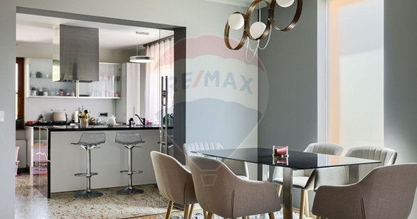 Casă modernă și spațioasă cu piscină,saună și sal...