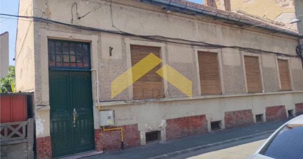 Casa 5 camere de centrul Aradului