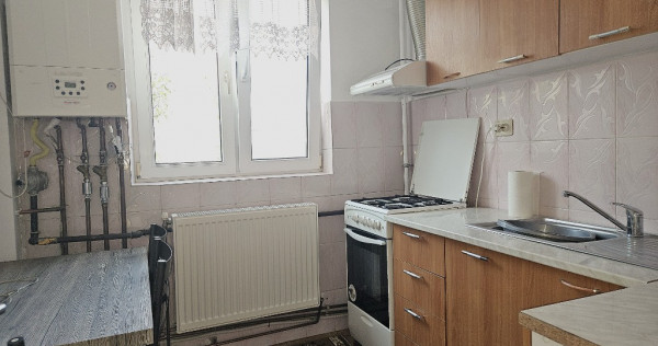 Apartament 2 camere de inchiriat, zona Romanilor - Boul Rosu Arad