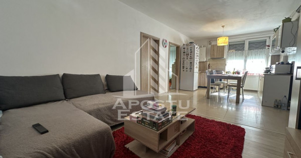Apartament cu 3 camere complet mobilat si utilat in Giroc...