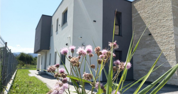 Vila impozanta, aspect deosebit, configuratie tip duplex, vi