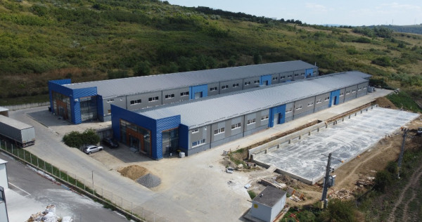 Hala 1000mp de inchiriat in Miroslava