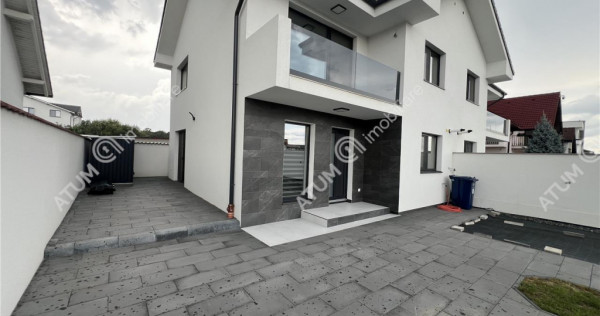 Casa cu 4 camere 2 bai si teren de 266 mp zona Arhitectilor