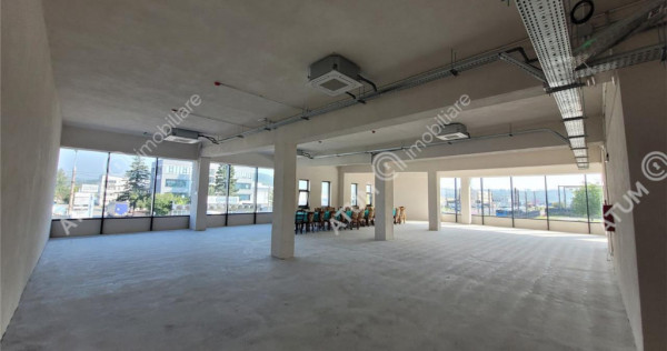 Spatiu birouri cu parcari proprii in Zona Industriala Est Si