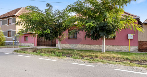 Casă de vânzare în Pecica – teren generos, utilată ...
