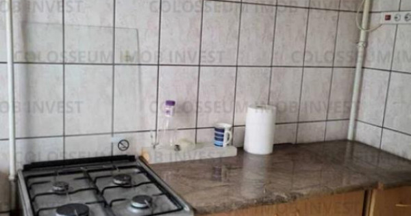 Apartament 3 camere, semidecomandat - zona Garii