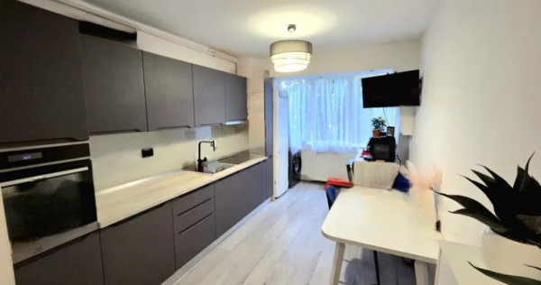 Apartament 2 camere, semidecomandat - zona Grivitei