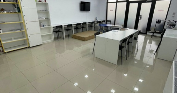 Spațiu comercial modern, parter, 50 mp utili + 2 locuri de parcare