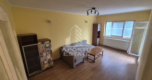 Apartament 3 camere, etaj 2/4, 2 balcoane, centrala propr...
