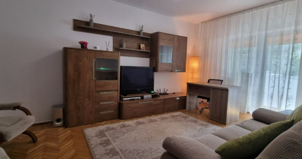 Închiriez apartament 2 camere ultracentral