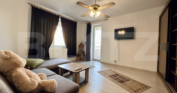 Apartament cu 3 camere, decomandat, etaj 3/4, dublă orienta