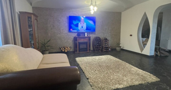 GHIGHIU vila 2011, P+E, teren 988 mp- 290000 euro