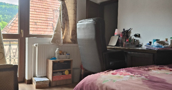 Apartament cu trei camere in vila ,et 1