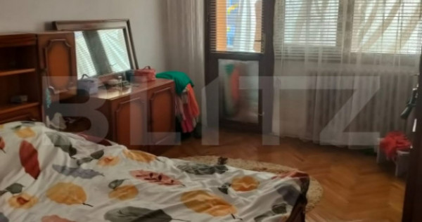 Apartament 3 camere, decomandat, etajul 2, zona Grivita