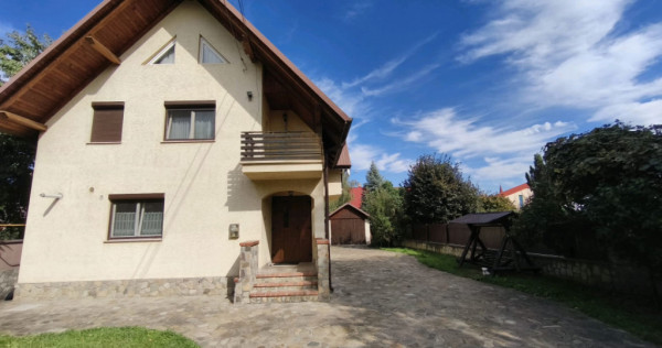 Casa 5 camere, zona ultracentrala, 1500mp teren, Radauti