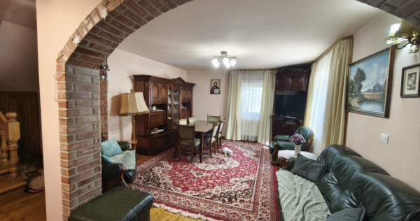 Casa 5 camere, zona ultracentrala, 1500mp teren, Radauti