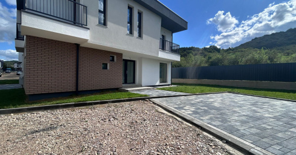 CASA TRIPLEX DE VÂNZARE ÎN FLOREȘTI – CONFORT ȘI ELEGANȚĂ!