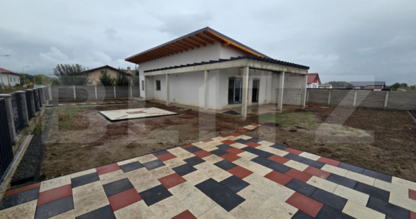 Casă pe un singur nivel, 600 mp teren, deschidere la 2 str?