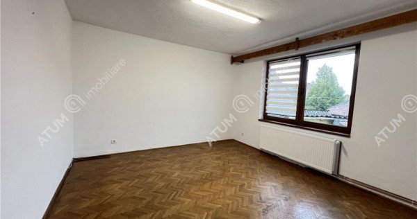 Casa 3 camere cu 2 pivnite si teren de 242 mp zona Calea Dum