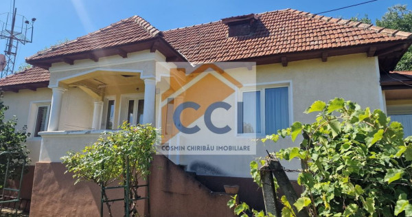 Casa in mediu rural cu teren