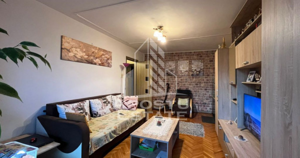 Apartament cu 3 camere, decomandat, 2 bai , 2 balcoane,zo...