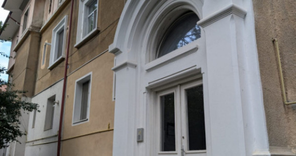 Aviatori-bloc tip vilă- 2 camere- renovat recent- boxă pe