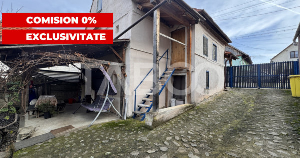 Casa de vanzare cu curte spatioasa loc relaxare si gradina C