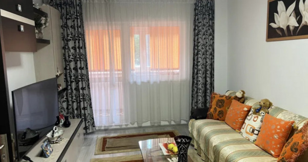 Apartament 2 camere, decomandat - zona Centru Civic