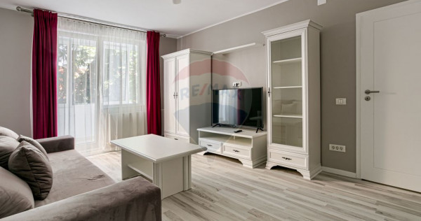 Apartament 3 camere, zona Traian-Boul Rosu