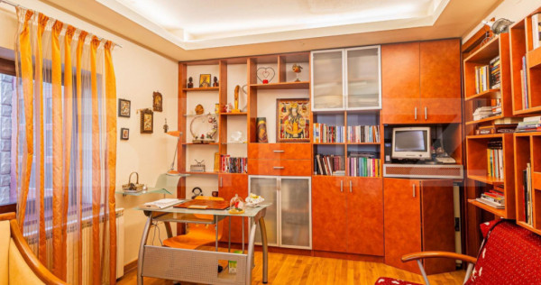 Apartament cu 3 camere și 3 băi &icirc;n vilă, zona Schei