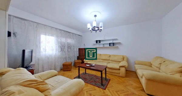 Apartament spațios cu 4 camere de închiriat în zona centrală – ideal p