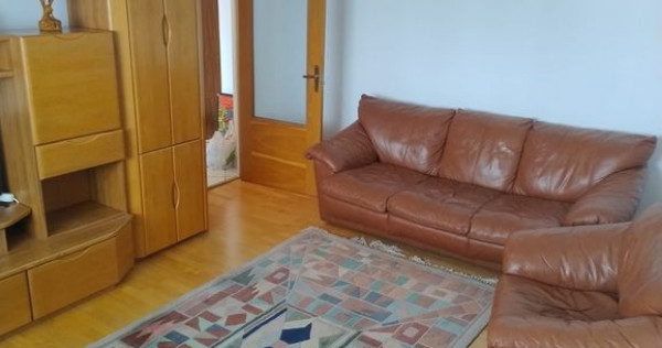 Apartament de &icirc;nchiriat &ndash; Piața Victoriei, stradal