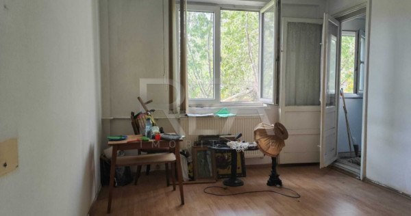 Apartament 3 Camere , Semi-Decomandat , Giurgiului