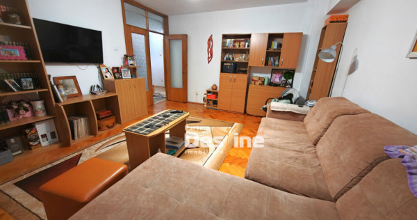 Apartament 2c 64,20mp DECOMANDAT la bulevard, etaj intermedi