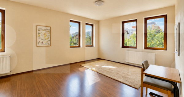 Casa Individuală cu 5 camere, 277 mp utili, 987 mp teren, z
